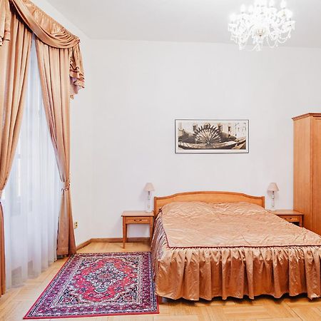 U Cerneho Medveda- At The Black Bear Apartment Прага Екстериор снимка