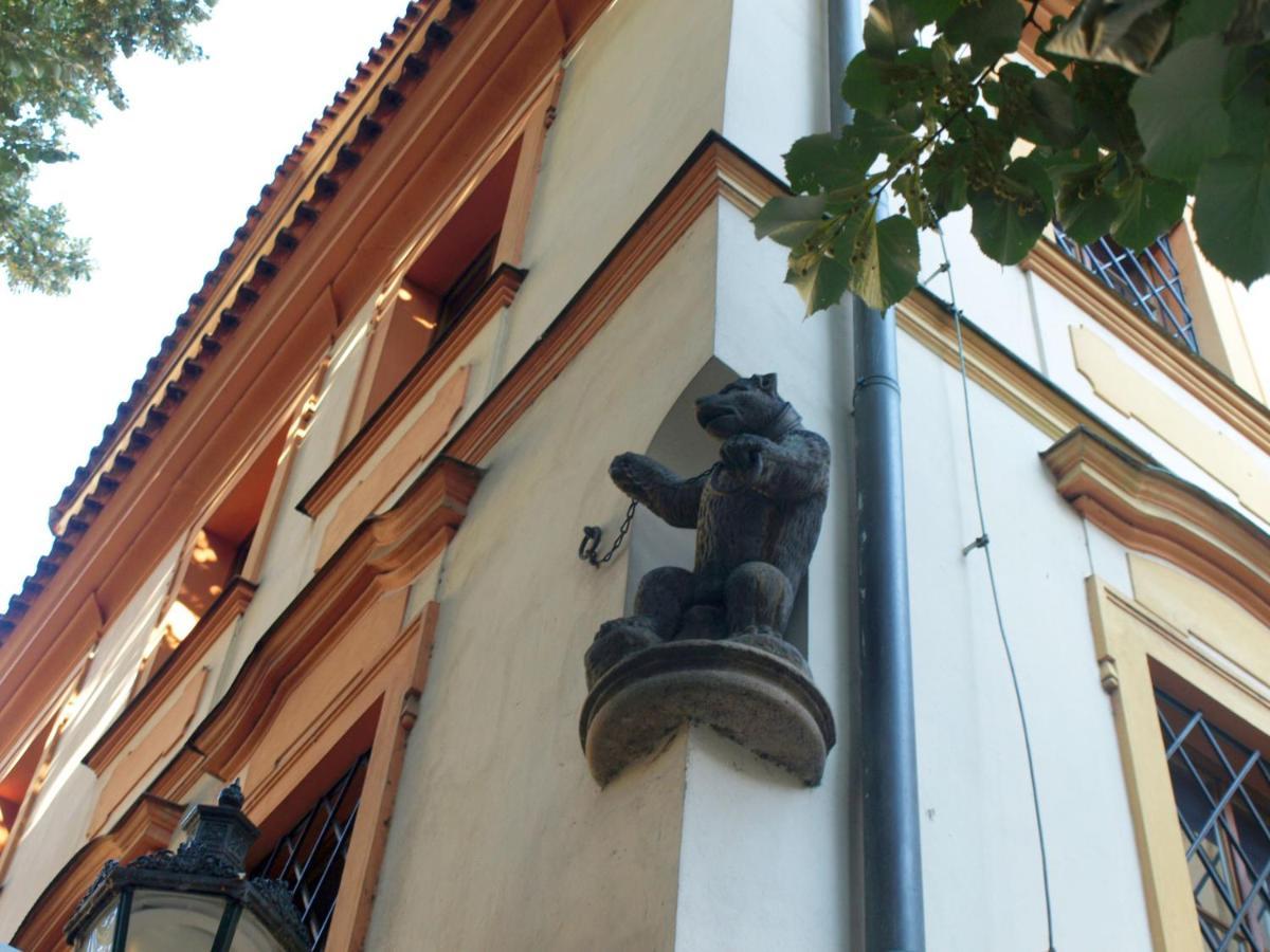 U Cerneho Medveda- At The Black Bear Apartment Прага Екстериор снимка