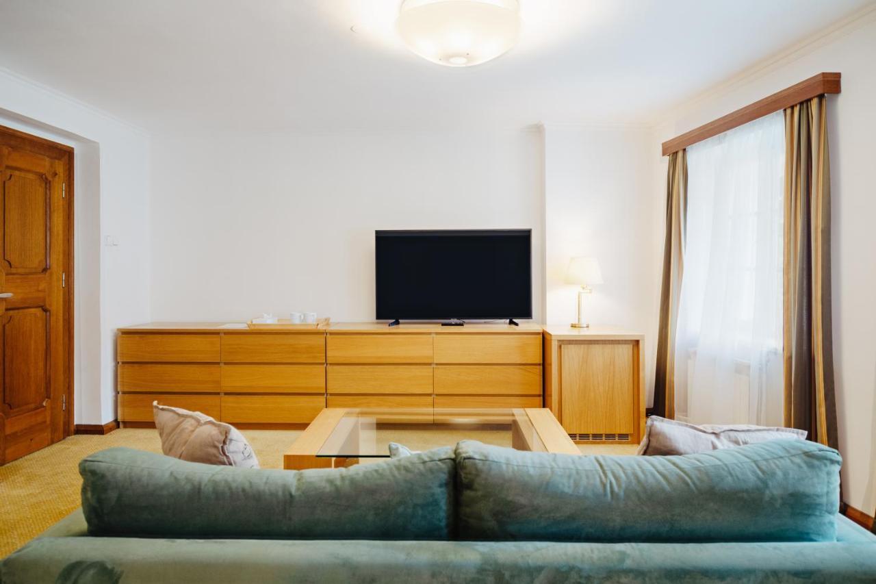 U Cerneho Medveda- At The Black Bear Apartment Прага Екстериор снимка