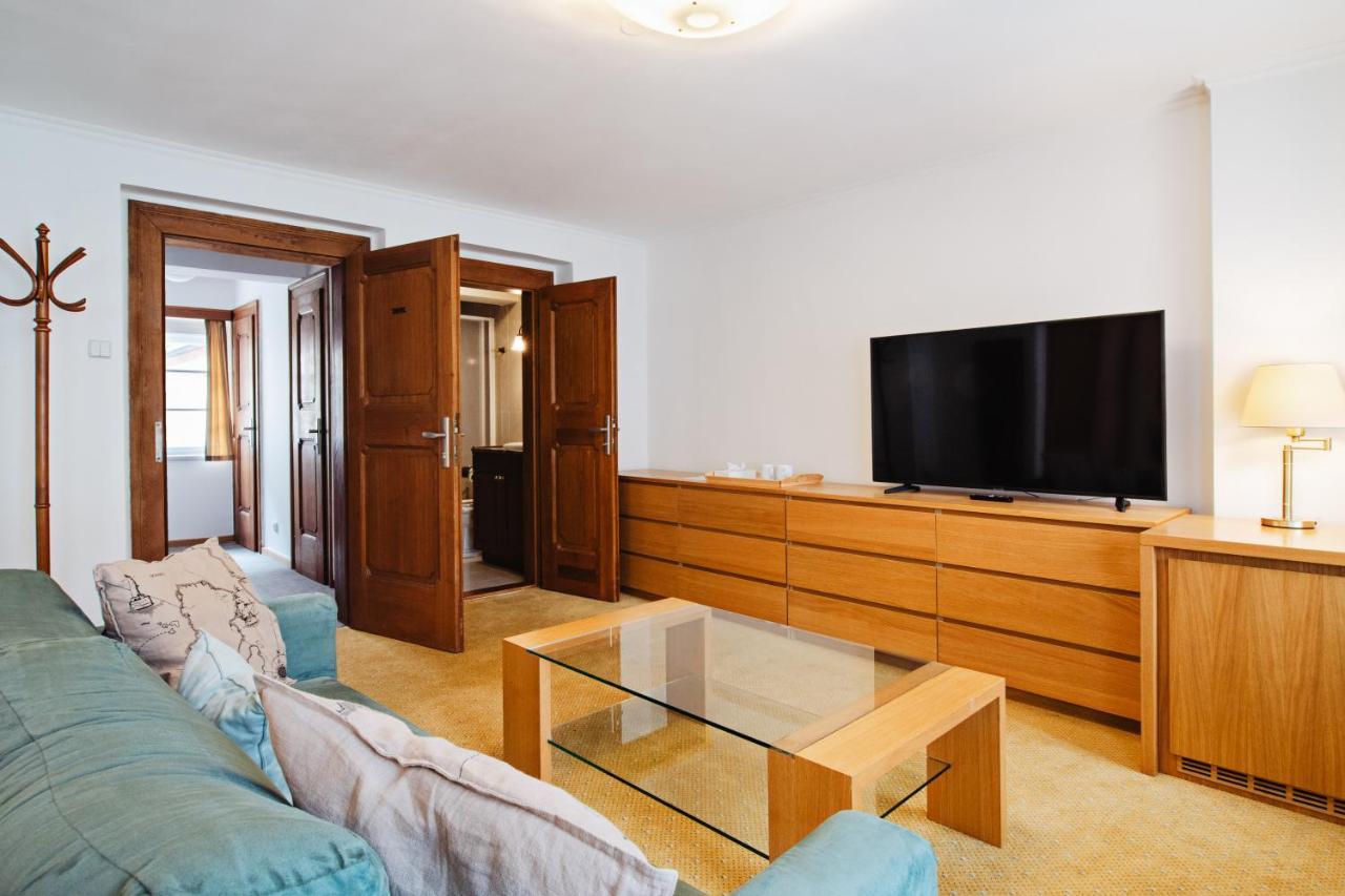 U Cerneho Medveda- At The Black Bear Apartment Прага Екстериор снимка