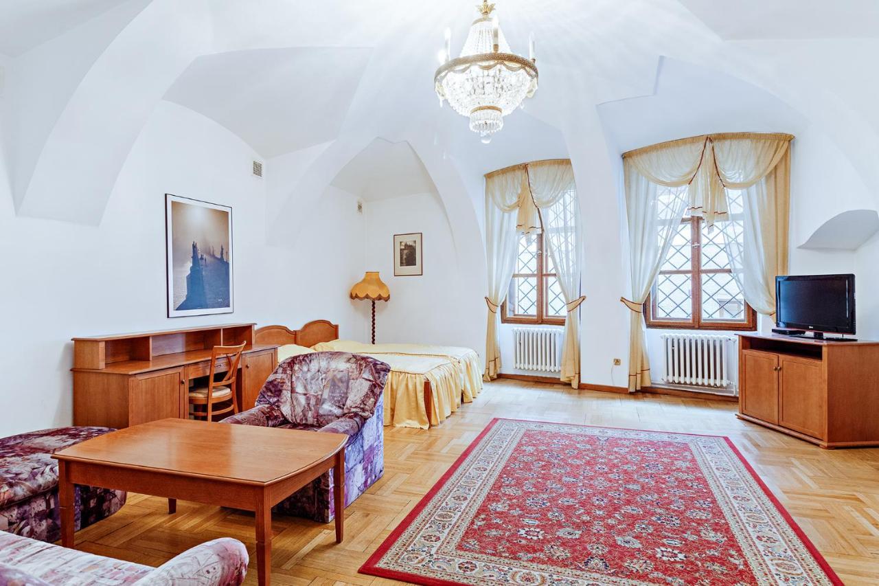 U Cerneho Medveda- At The Black Bear Apartment Прага Екстериор снимка