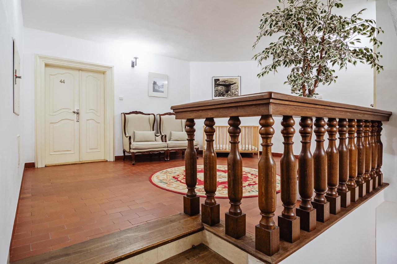 U Cerneho Medveda- At The Black Bear Apartment Прага Екстериор снимка