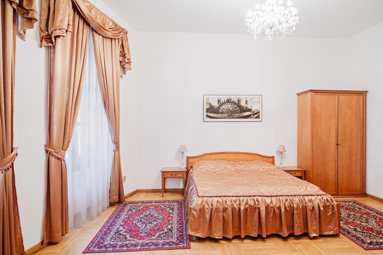 U Cerneho Medveda- At The Black Bear Apartment Прага Екстериор снимка