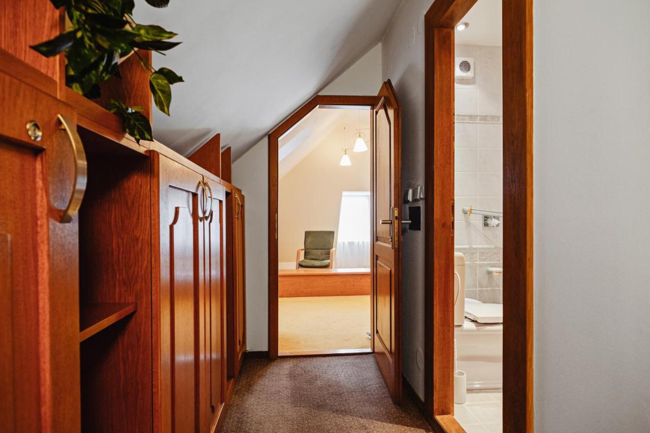 U Cerneho Medveda- At The Black Bear Apartment Прага Екстериор снимка