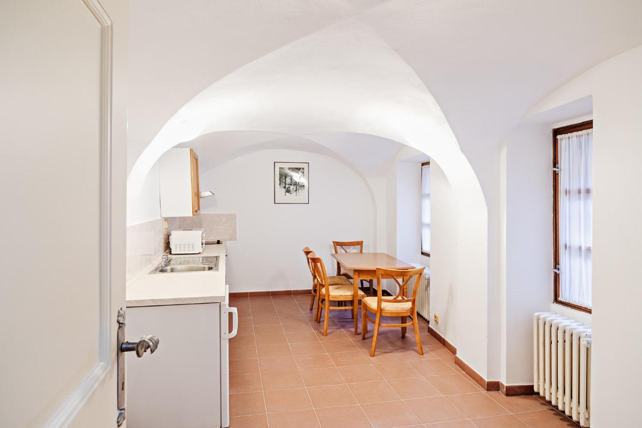 U Cerneho Medveda- At The Black Bear Apartment Прага Екстериор снимка