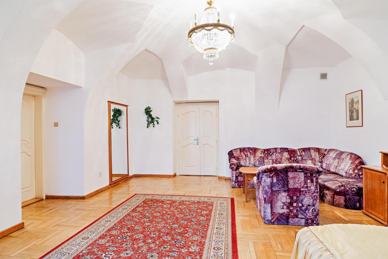 U Cerneho Medveda- At The Black Bear Apartment Прага Екстериор снимка