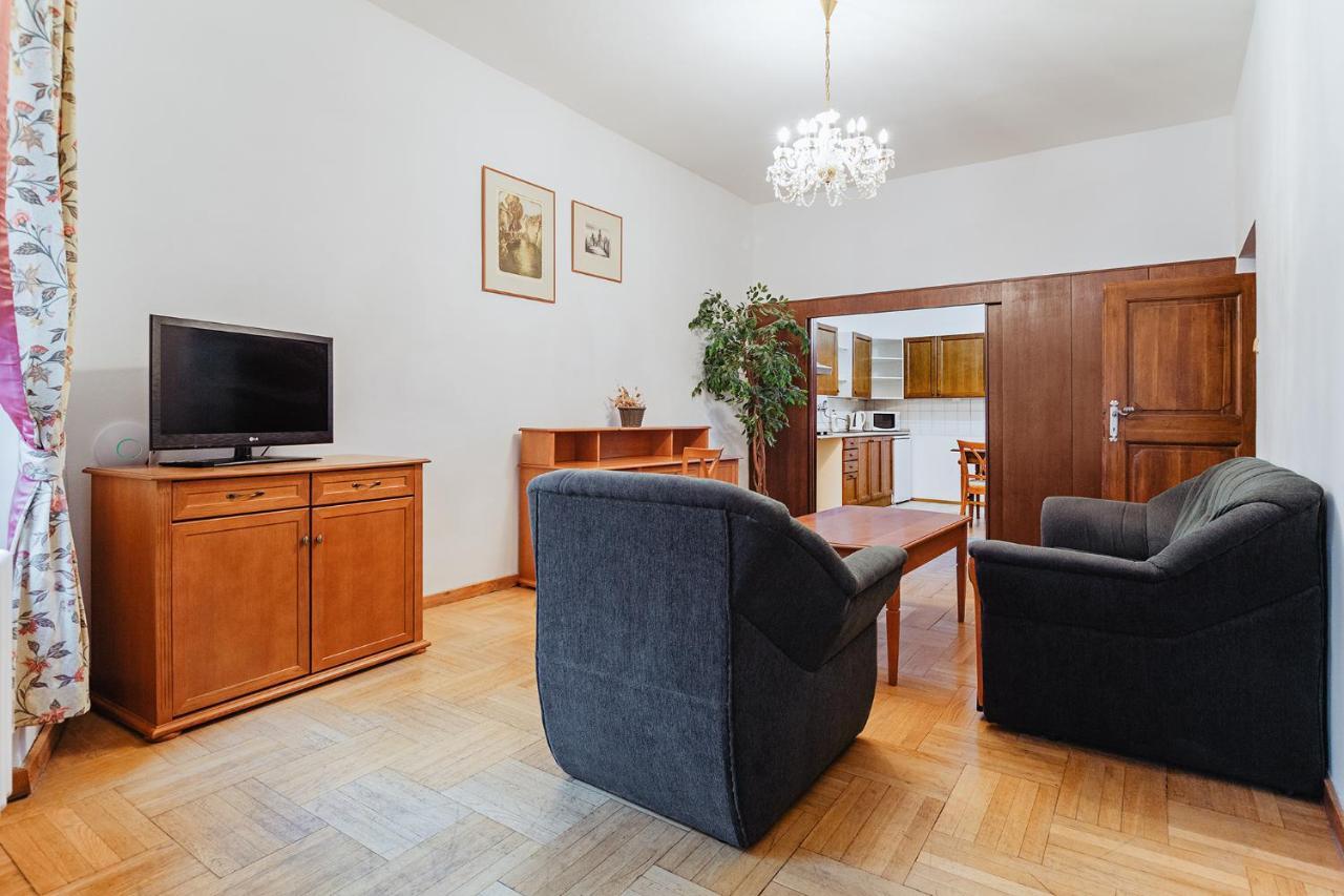 U Cerneho Medveda- At The Black Bear Apartment Прага Екстериор снимка