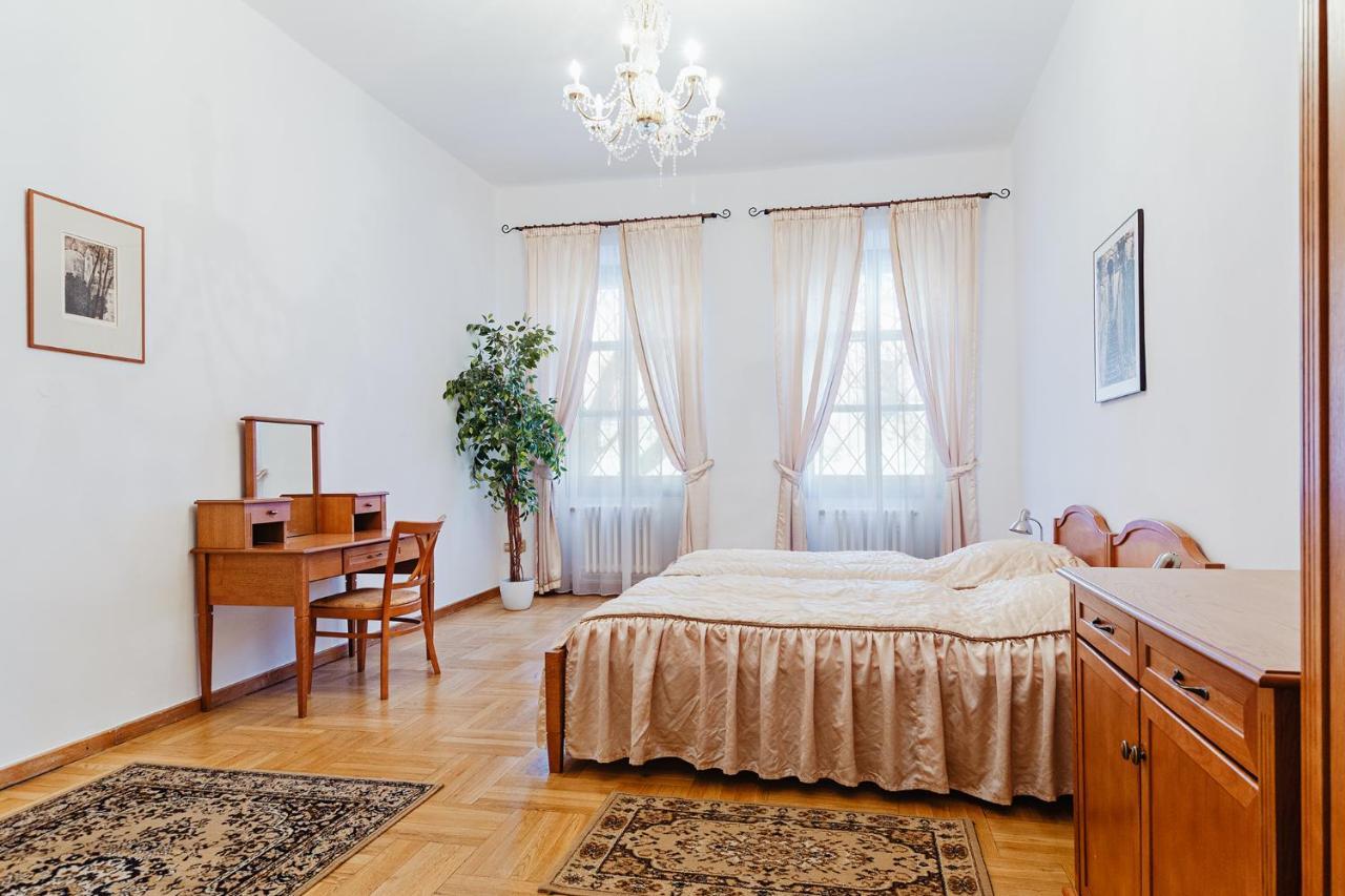 U Cerneho Medveda- At The Black Bear Apartment Прага Екстериор снимка
